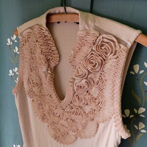 Roses Made with Ribbons Keyhole Neckline Sleeveless Woman's Top Size M